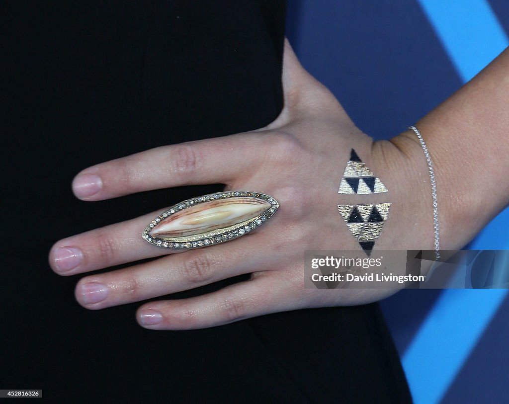 16th Annual Young Hollywood Awards - Arrivals