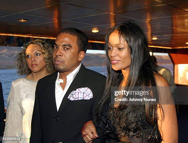 42 Bazaar Royale And Dj Beverly Bond Wedding Stock Photos, High-Res ...