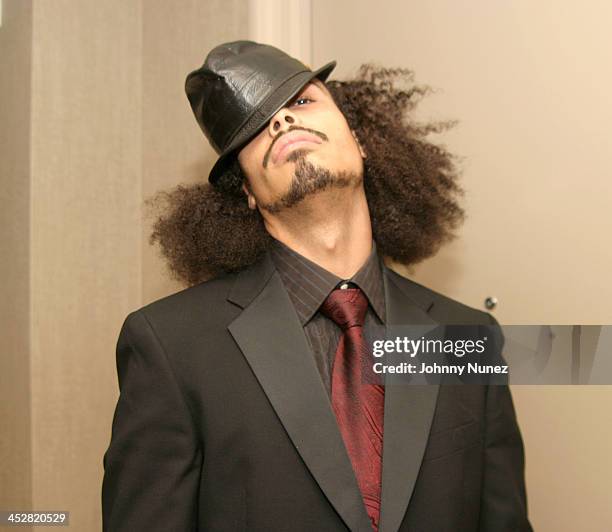 42 Bazaar Royale And Dj Beverly Bond Wedding Stock Photos, High-Res ...