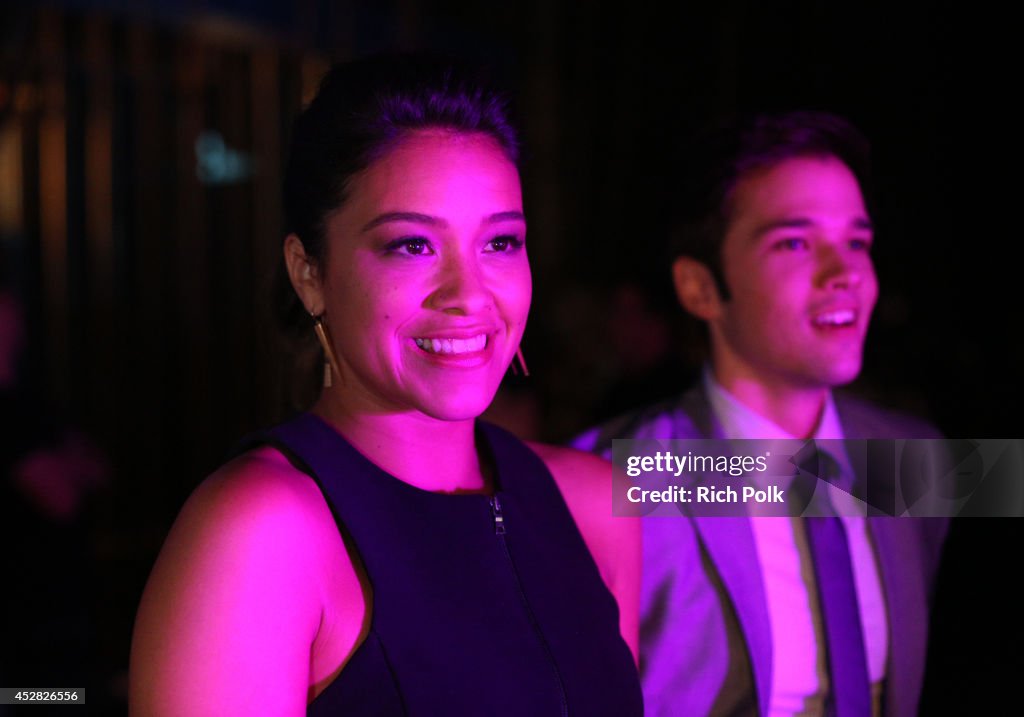2014 Young Hollywood Awards Brought To You By Samsung Galaxy - Backstage And Audience