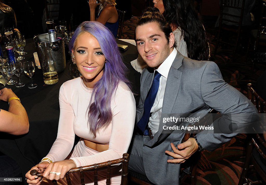 2014 Young Hollywood Awards Brought To You By Samsung Galaxy - Backstage And Audience