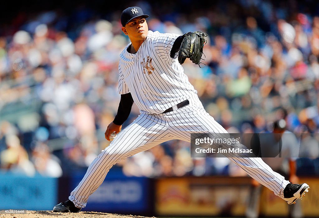 Cincinnati Reds v New York Yankees