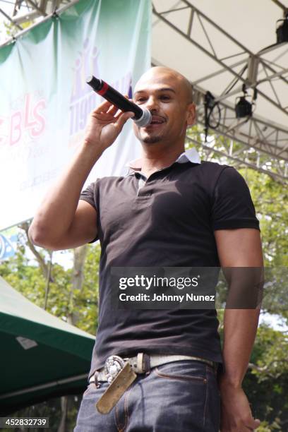 171 Chico Debarge Photos & High Res Pictures Getty Images