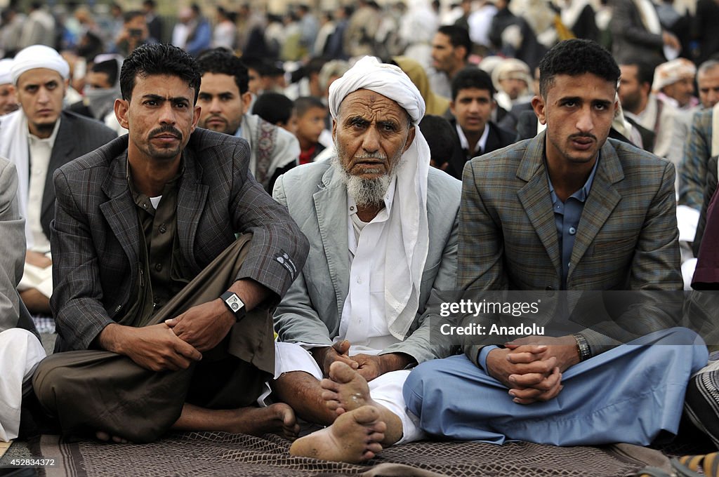 Eid al-Fitr prayer in Yemen