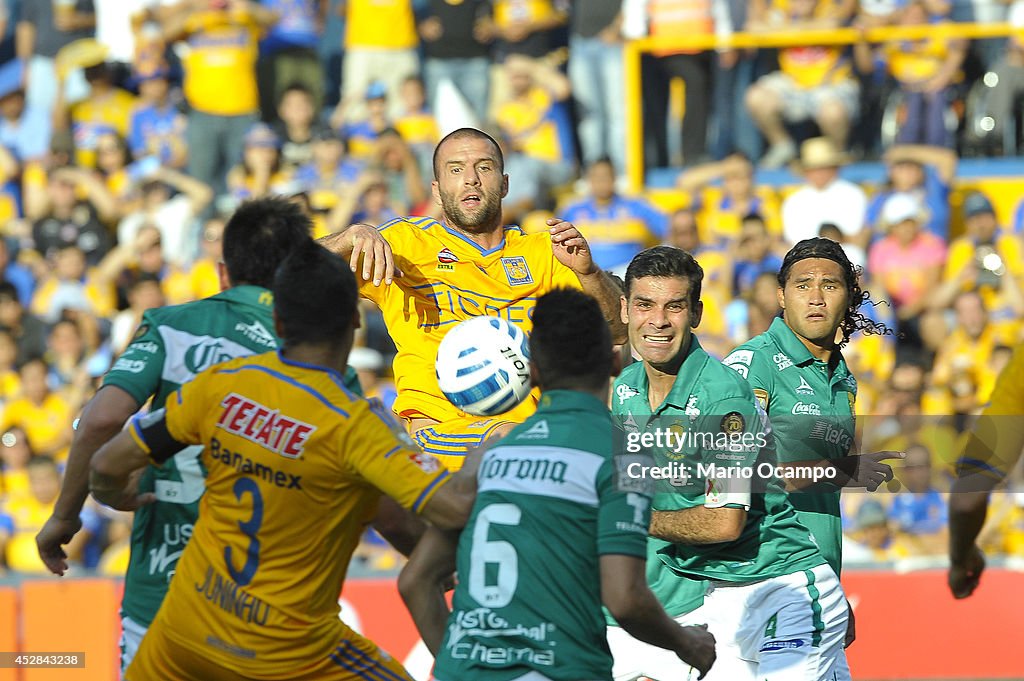 Tigres UANL v Leon - Apertura 2014 Liga MX