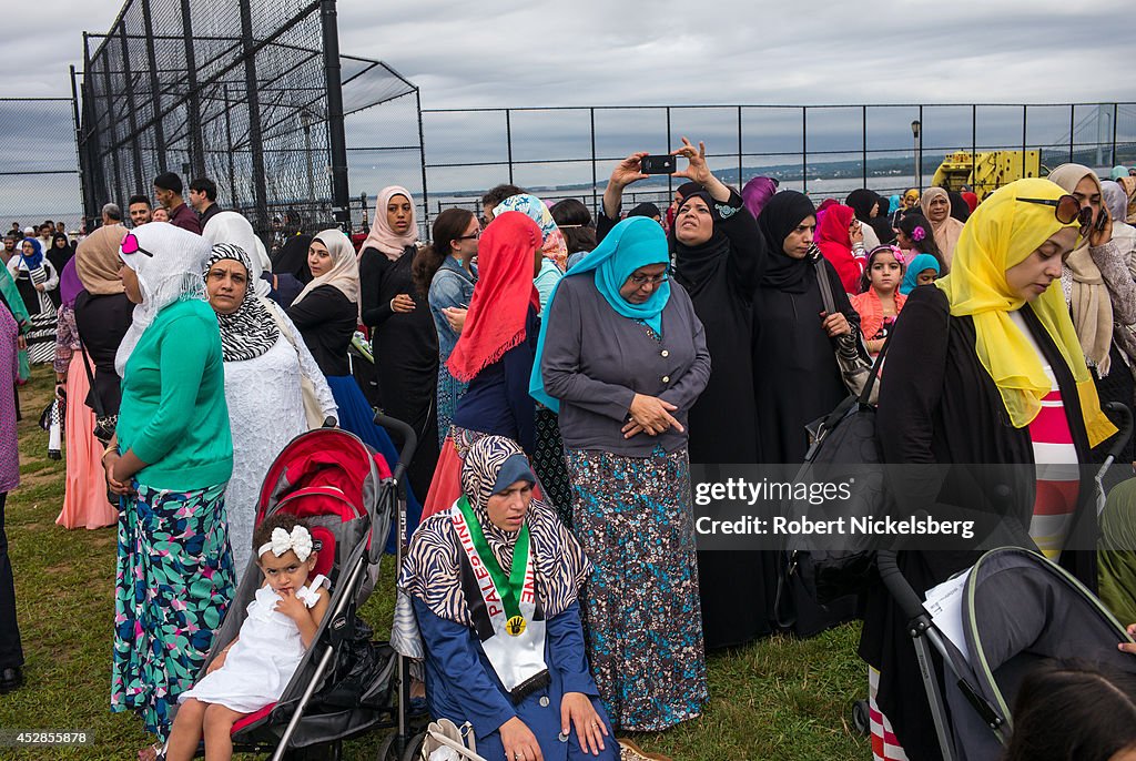 Muslims Break Ramadan Fast On Eid al-Fitr In Brooklyn