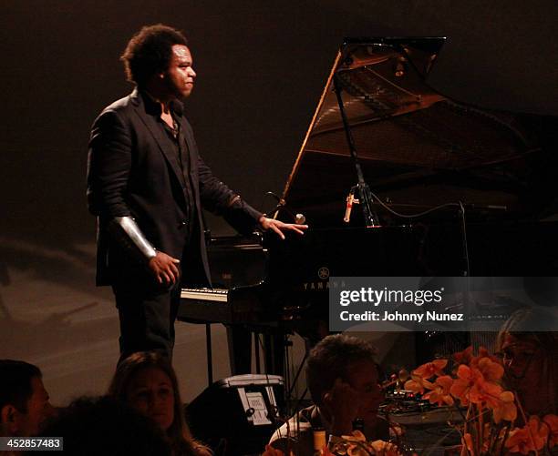 Attends the 7th annual Wayuu Taya Foundation Gala at the Stephen Weiss Studio on June 3, 2010 in New York City.