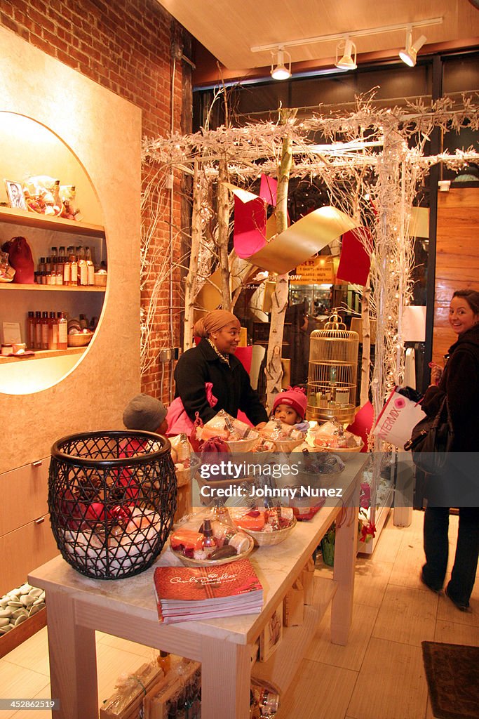 Fantasia Barrino Signs Her Book Life is Not a Fairy Tale - December 16, 2005