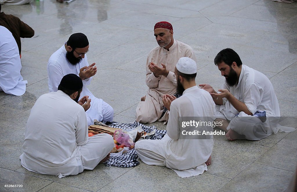 Last Ramadan fast at Faisal mosque in Islamabad