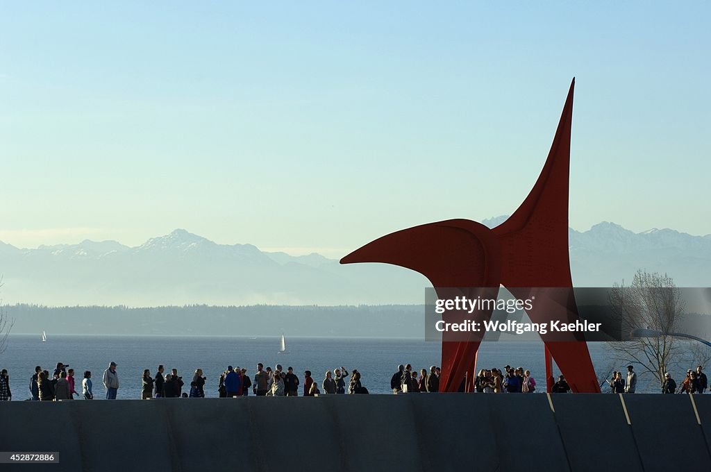 USA, Washington State, Seattle, Olympic Sculpture Park, View...