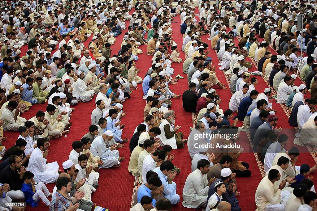 Eid al-Fitr in prayer Islamabad