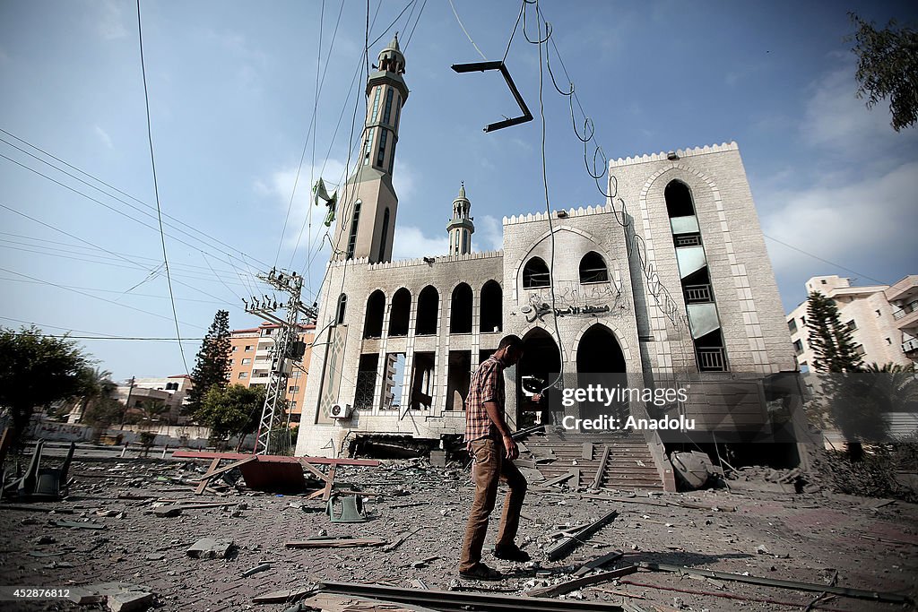 Israeli airstrikes hit El Amin Mohammed mosque