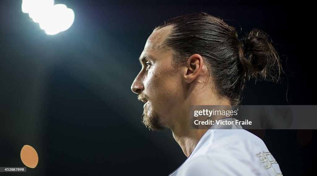 Kitchee v Paris Saint-Germain