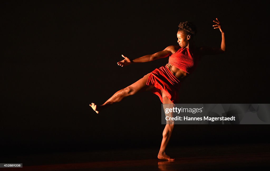 Alvin Ailey American Dance Theater Photo Rehearsal