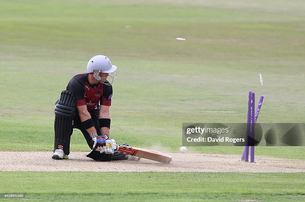 Nottinghamshire Outlaws v Somerset - Royal London One-Day Cup 2014