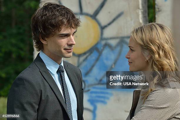 Grounded" Episode 508 -- Pictured: Christopher Gorham as Auggie Anderson, Piper Perabo as Annie Walker --