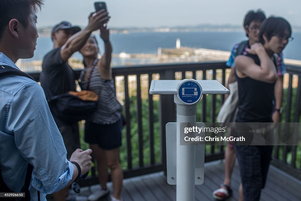 Selfie Stands Installed In Tourist Destinations In Japan