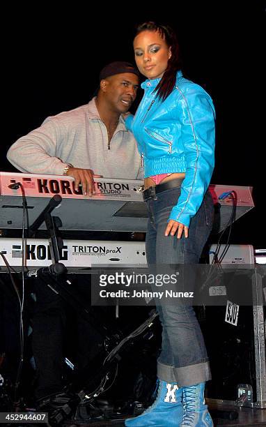 1,021 Alicia Keys 2003 Photos and Premium High Res Pictures - Getty Images