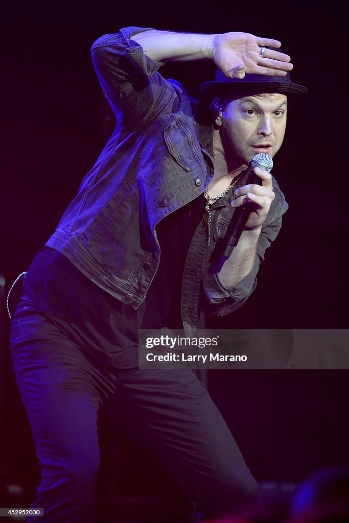 Gavin DeGraw, Matt Nathanson and Andrew McMahon Perform at Hard Rock Live!