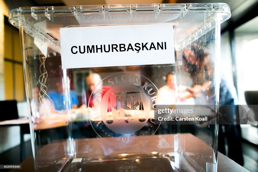 Expatriate Turks Vote In Turkish Elections