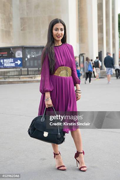 Conributer for the New York Post Nausheen Shah wearing a Max Mara dress, Oscar Tiye shoes, Salvatore Ferragamo bag and Lanvin belt day 3 of Paris...