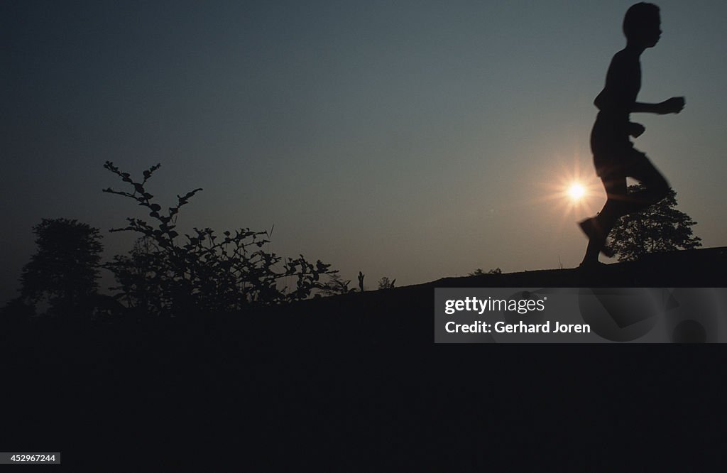 Young boxers from Sid Chasert gym in Mae Sot, in training.