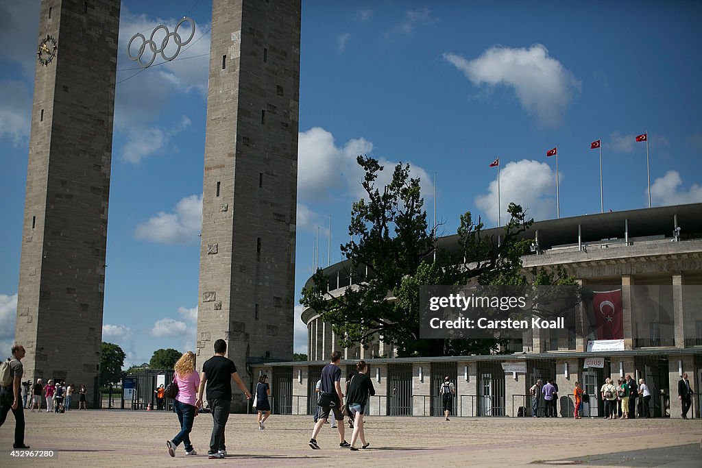 Expatriate Turks Vote In Turkish Elections