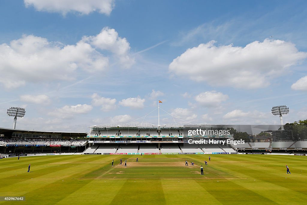 Middlesex Panthers v Surrey - Royal London One-Day Cup 2014