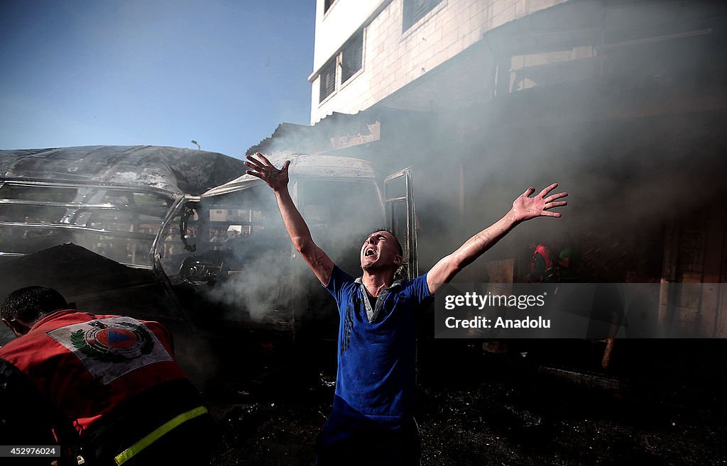 Israeli air strike destroys a minibus in Gaza