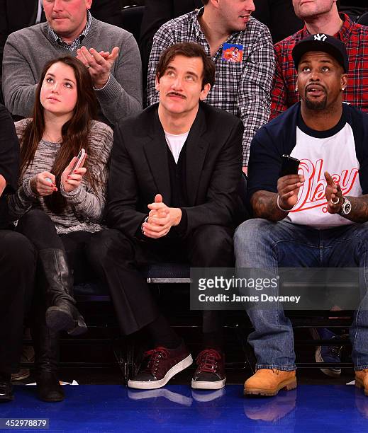 Clive Owen attends the New Orleans Pelicans vs New York Knicks game at Madison Square Garden on December 1, 2013 in New York City.