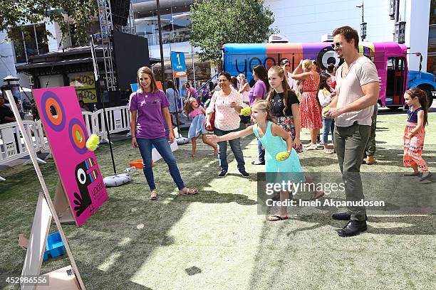 Actor Peter Facinelli and his daughters, Fiona Eve Facinelli and Lola Ray Facinelli, attend Yoobi Fun Day at The Grove on July 31, 2014 in Los...