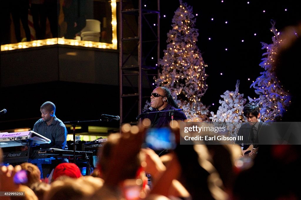 The Hollywood Christmas Parade Benefiting Toys For Tots Foundation - Performances