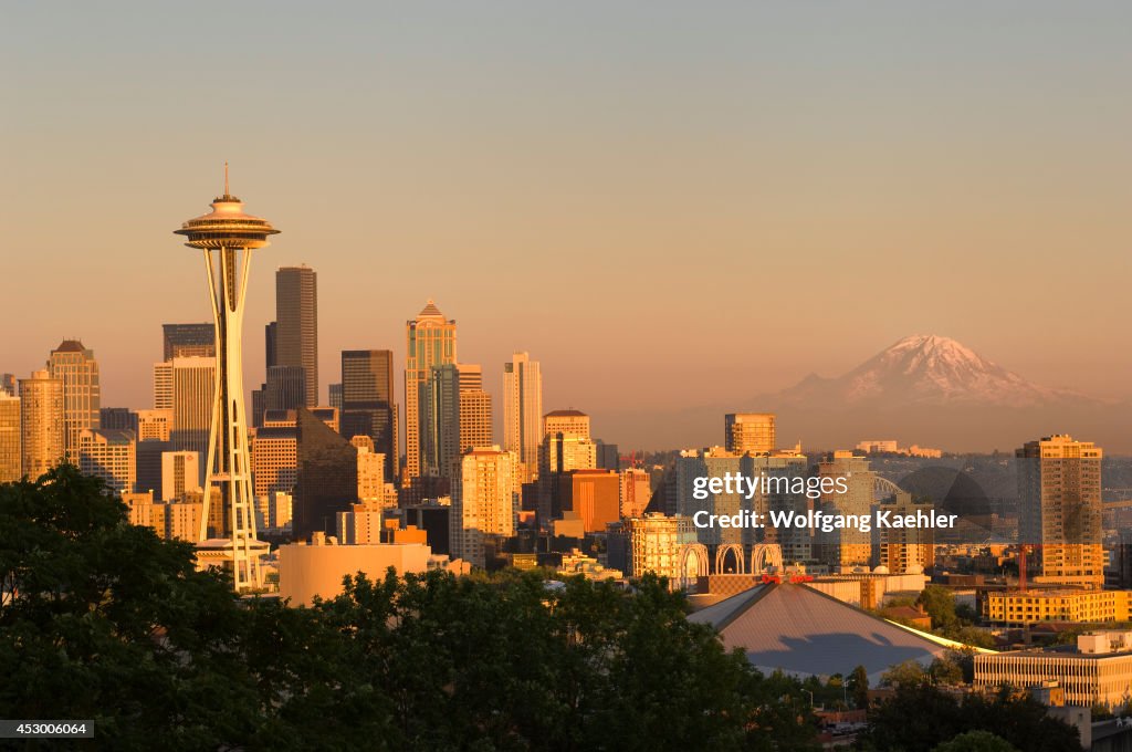 USA, Washington State, Seattle, Kerry Park, Seattle Skyline...