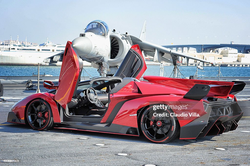Lamborghini Unveils New Veneno Roadster