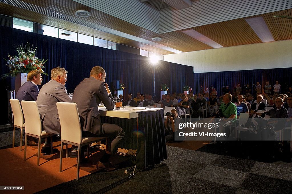 Zeist - "Guus Hiddink unveiled as new Netherlands manager"