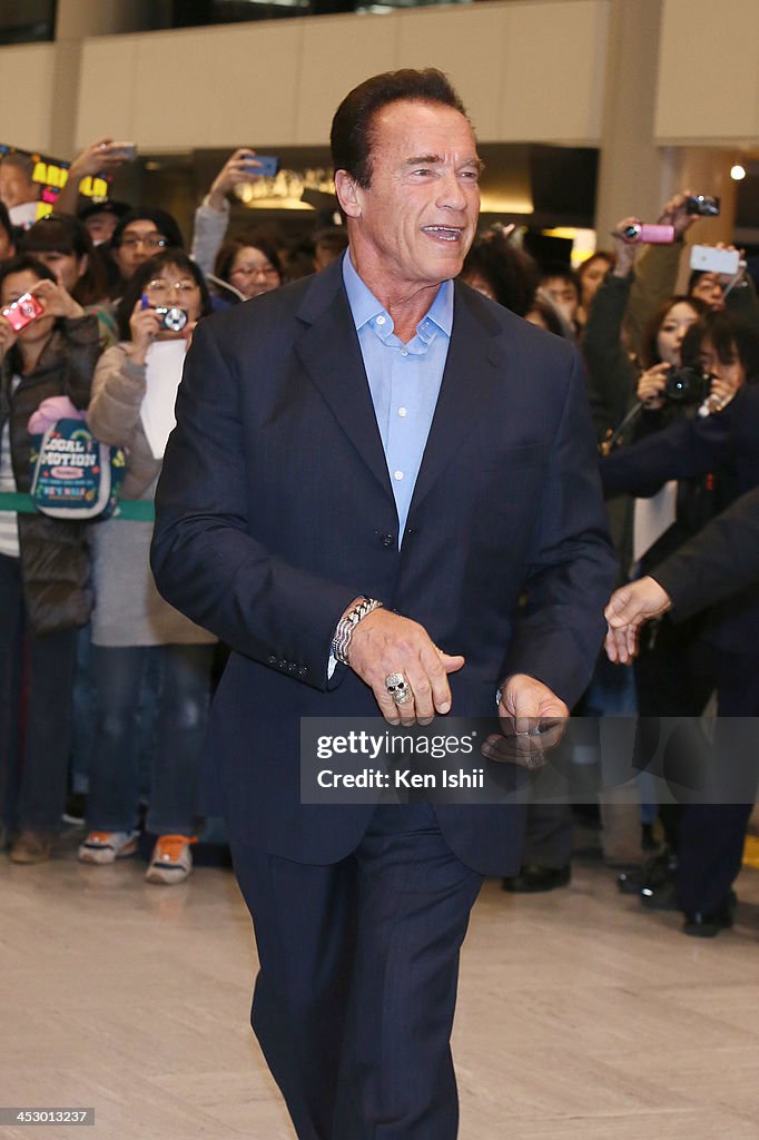 Arnold Schwarzenegger Arrives In Japan