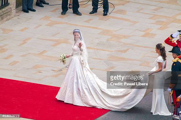 Bride Kate Middleton arrives with her father Michael Middleton on Royal Rolls Royce at Westminster Abbey.