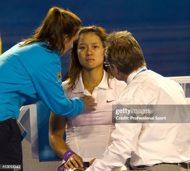 Li Na Injured 126 Li Na Injury Stock Photos, High-Res Pictures, and Images - Getty Images