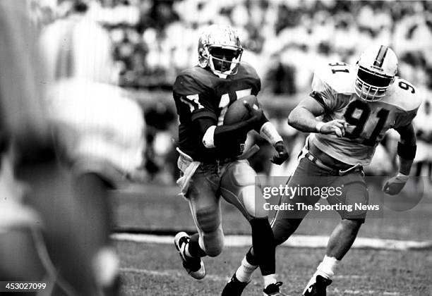 Charlie Ward of the Florida State Seminoles on CIRCA 1993 at Doak Campbell Stadium in Tallahassee, Florida. Ward played for the Seminoles from...