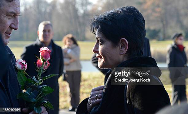 Host Sibylle Nicolai attends the funeral of Dieter Hildebrandt on December 2, 2013 at the Neue Suedfriedhof in Munich, Germany. Dieter Hildebrandt...