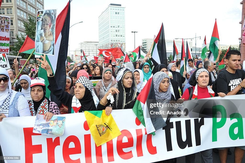 Rally in Berlin against Israeli attacks on Gaza