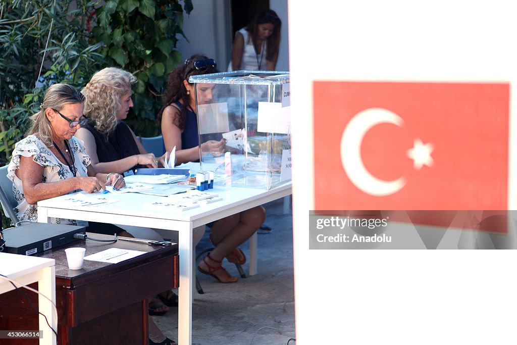 Turks living in Greece vote for Turkey's new president