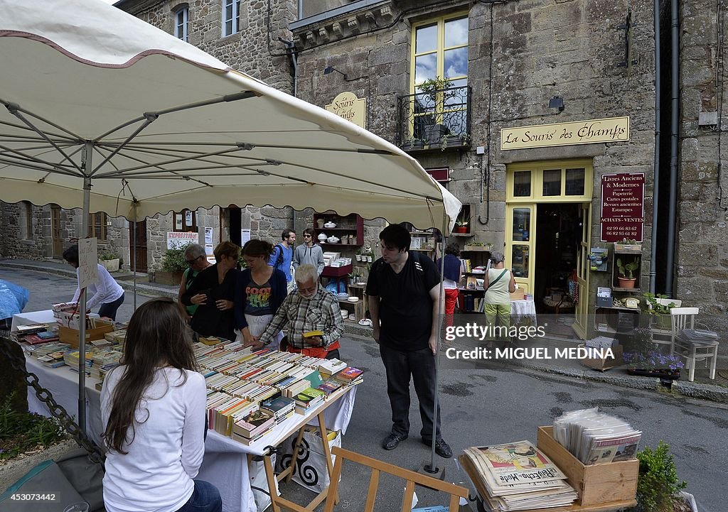 FRANCE-LIFESTYLE-TRAVEL-TOURISM-LITERATURE