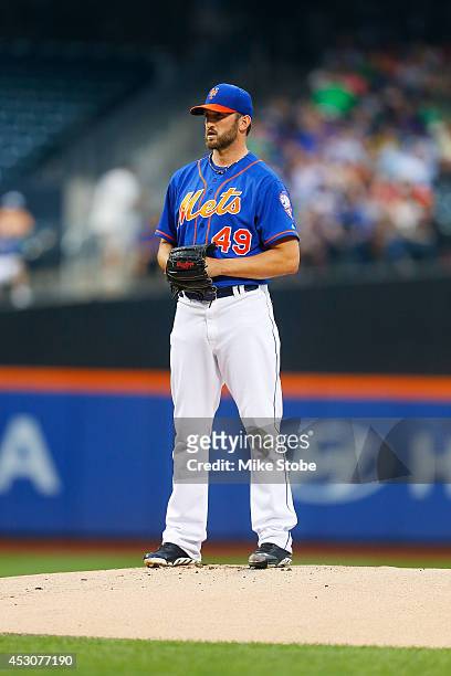 Jonathon Niese of the New York Mets pitches against the San Francisco Giants at Citi Field on August 1, 2014 in the Flushing neighborhood of the...