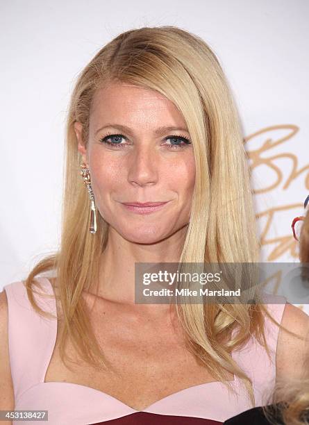 Gwyneth Paltrow poses in the winners room at the British Fashion Awards 2013 at London Coliseum on December 2, 2013 in London, England.