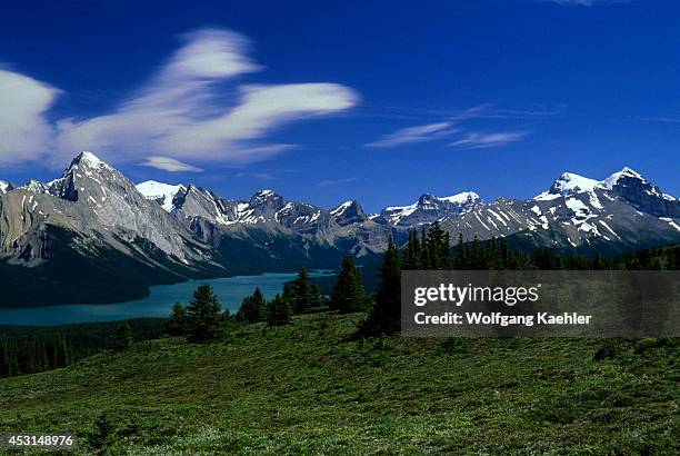 Canada,alberta,rocky Mountains, Jasper National Park, Maligne Lake With Elizabeth Range.