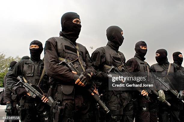 Bale Robe Police Balaclava Police Photos and Premium High Res Pictures - Getty Images