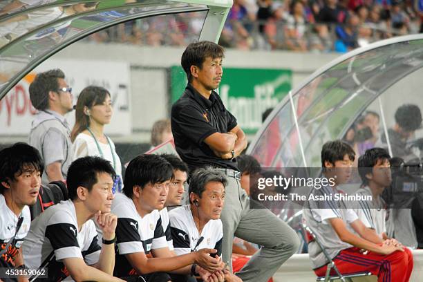 New Shimizu S-Pulse head coach Katsumi Oenoki looks on during the J.League match between FC Tokyo and Shimizu S-Pulse at Ajinomoto Stadium on August...