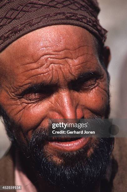 Pakistan Rafeeque Uncle 13 Titwal Stock Photos, High-Res Pictures, and Images - Getty Images
