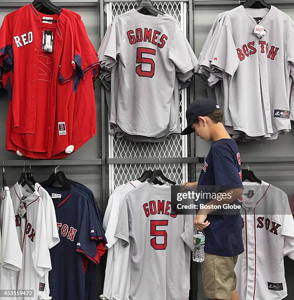 20 Yawkey Way Store Stock Photos, High-Res Pictures, and Images - Getty  Images